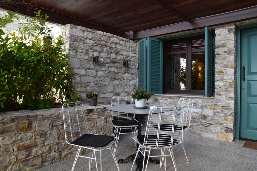 Gartenanlage Lefkara Luxury Suites