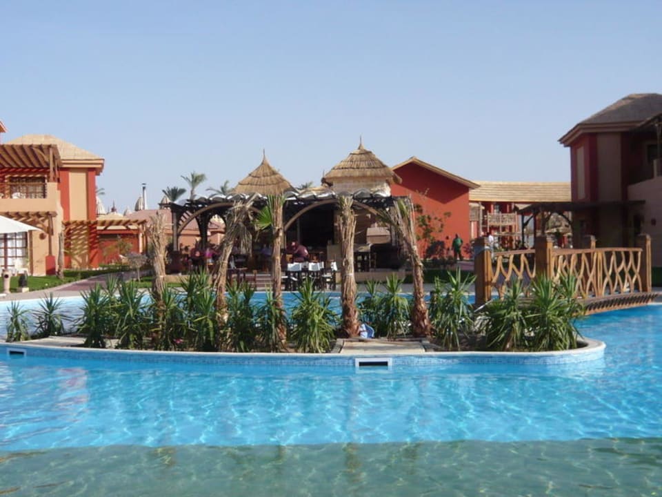 Palmeninsel im Pool Pickalbatros Alf Leila Wa Leila Resort - Neverland Hurghada