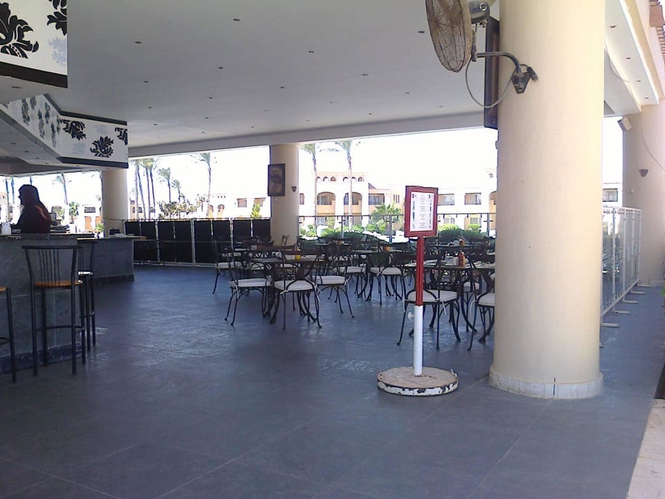 Neue Stühle und Tische Cleopatra Luxury Resort Makadi Bay