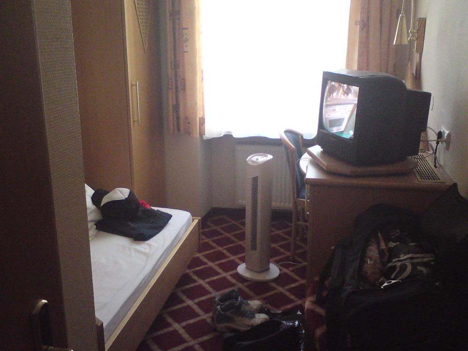 Winzig Hotel Müller