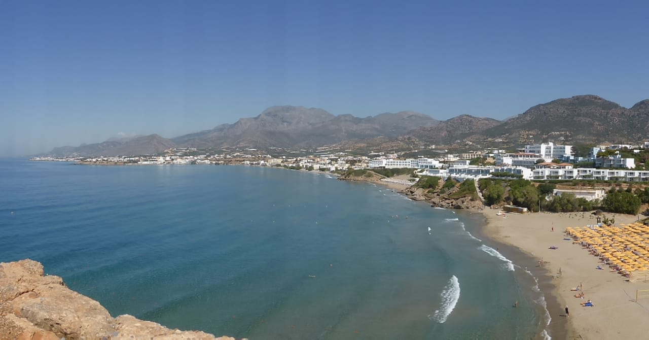 Blick auf Bucht und Hotelstrand  Atlantica Mikri Poli Crete