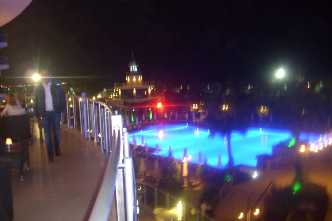 Die Anlage am Abend Commodore Elite Suites & Spa - Adults only