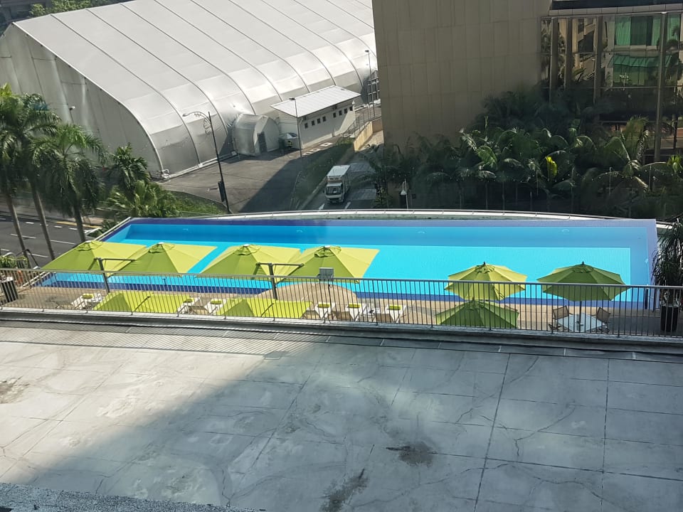 Block vom Zimmer zum Pool  Impiana KLCC Hotel