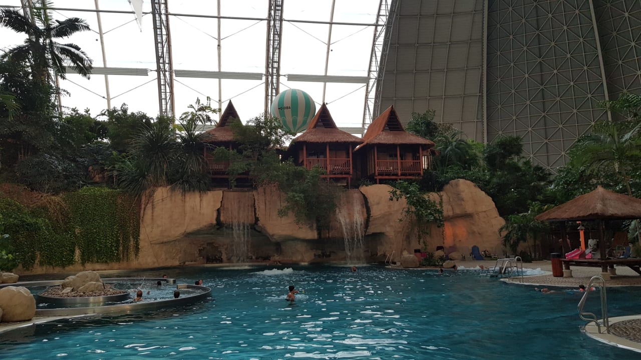 Pool Tropical Islands Resort