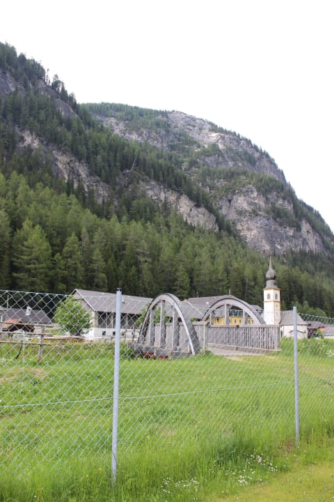 Blick von gegenüber vom Hotel Landhotel Postgut