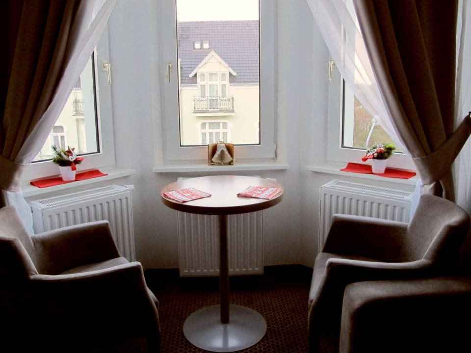 Sitzecke im Turmzimmer Uzdrowisko Świnoujście S.A. Hotel Admiral I