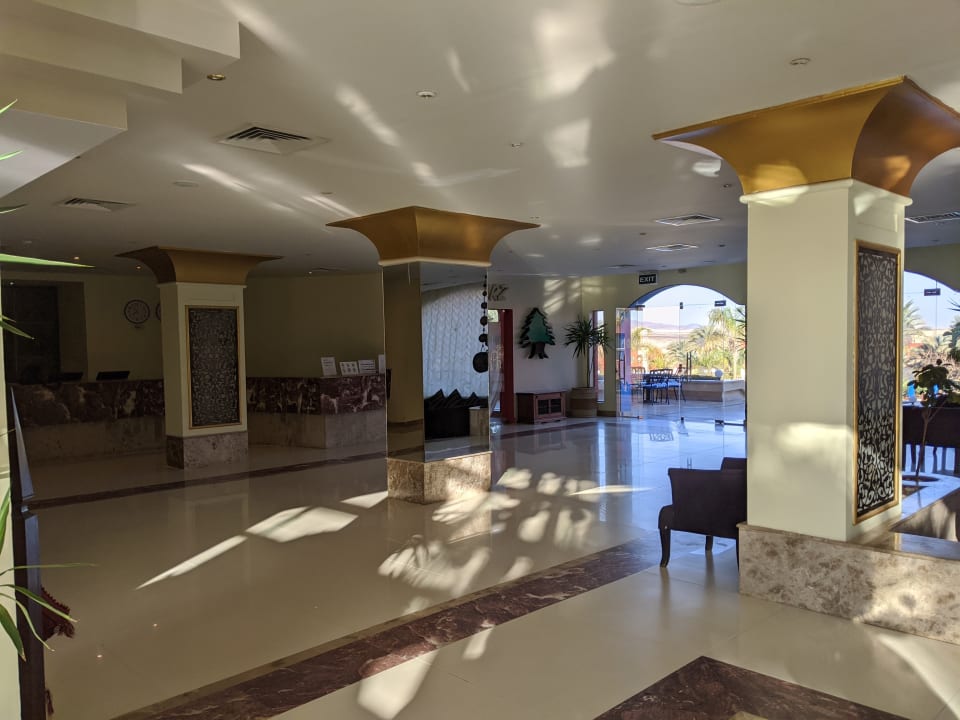 Lobby SUNRISE Cardina Resort