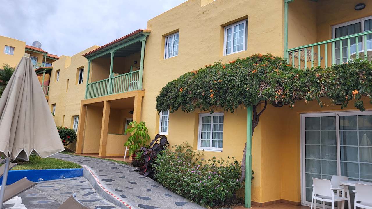 Außenansicht Apartamentos La Caleta