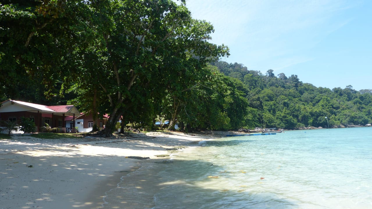 Strandblick rechts Tenggol Island Beach Resort