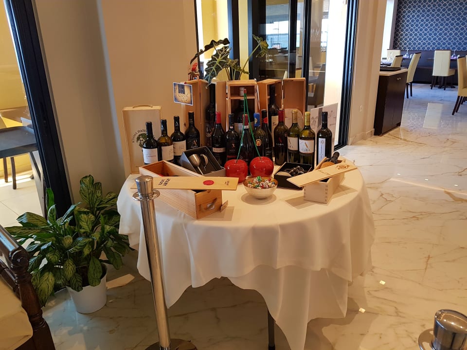 Weinprobe Hotel Atlantis Beach