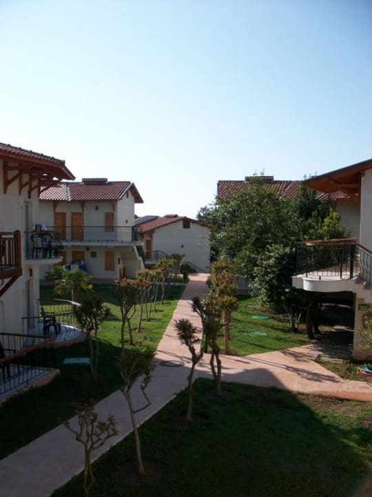 Weg zu den Appartements Papillon Belvil