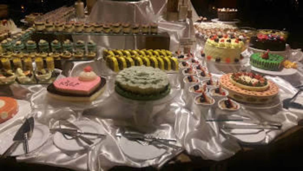 Muttertagsbuffet NH Collection Maldives Reethi Resort