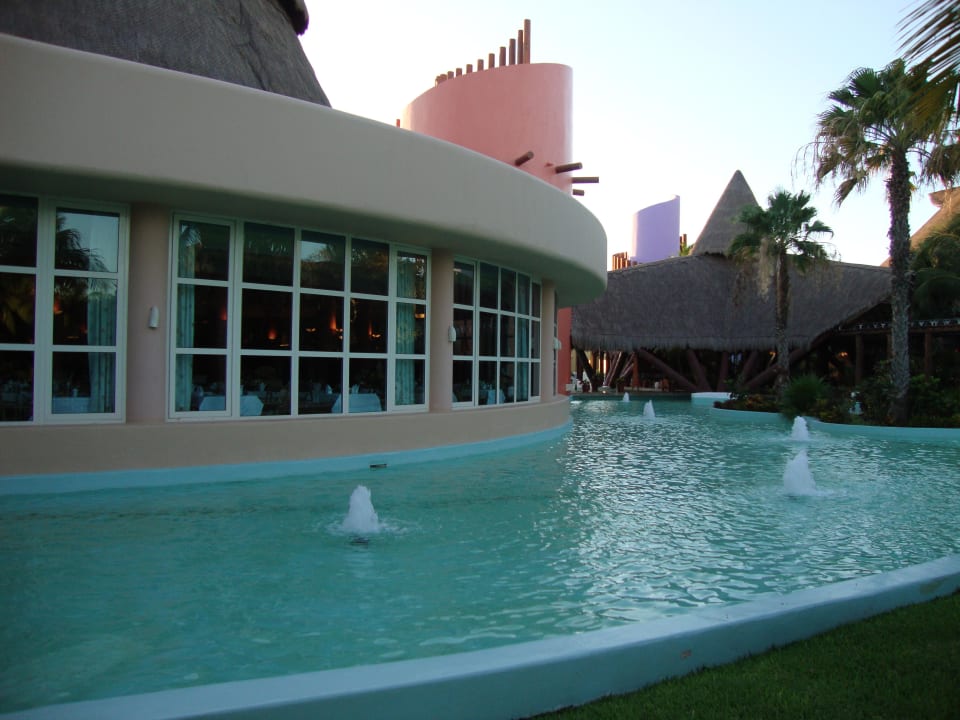 Hauptrestaurant von Außen Iberostar Selection Paraiso Maya Suites