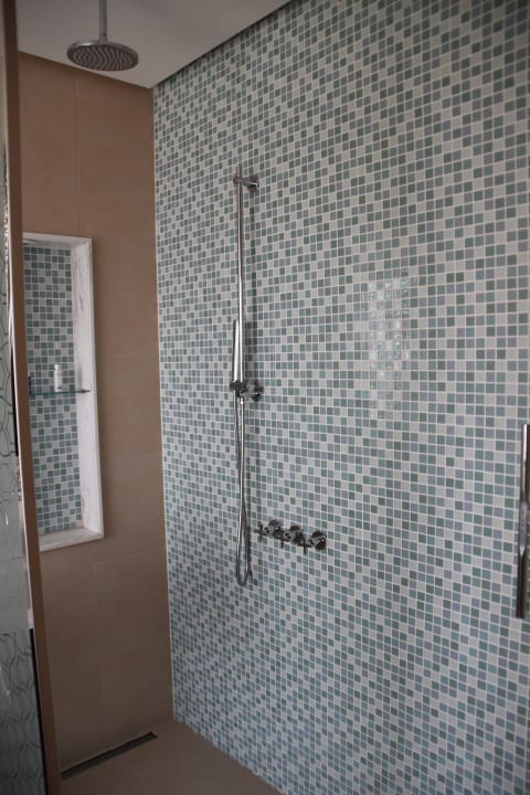 Zimmer Ajman Saray, a Luxury Collection Resort