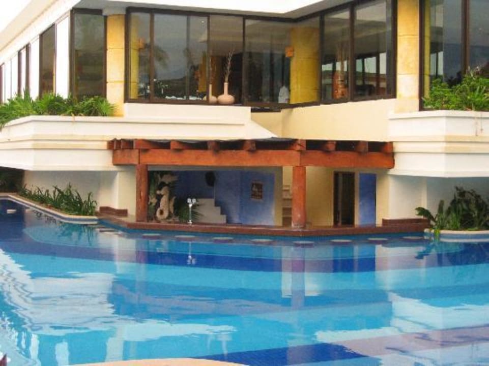 Poolbar2 Bahia Principe Grand Tulum