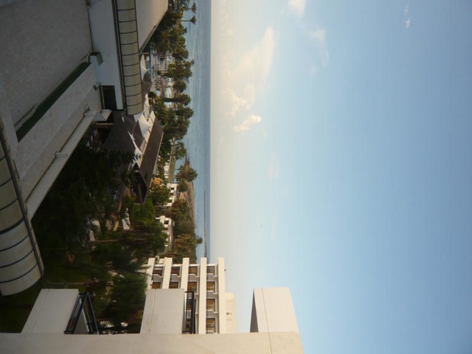 Blick nach Zimmertausch Adams Beach Hotel