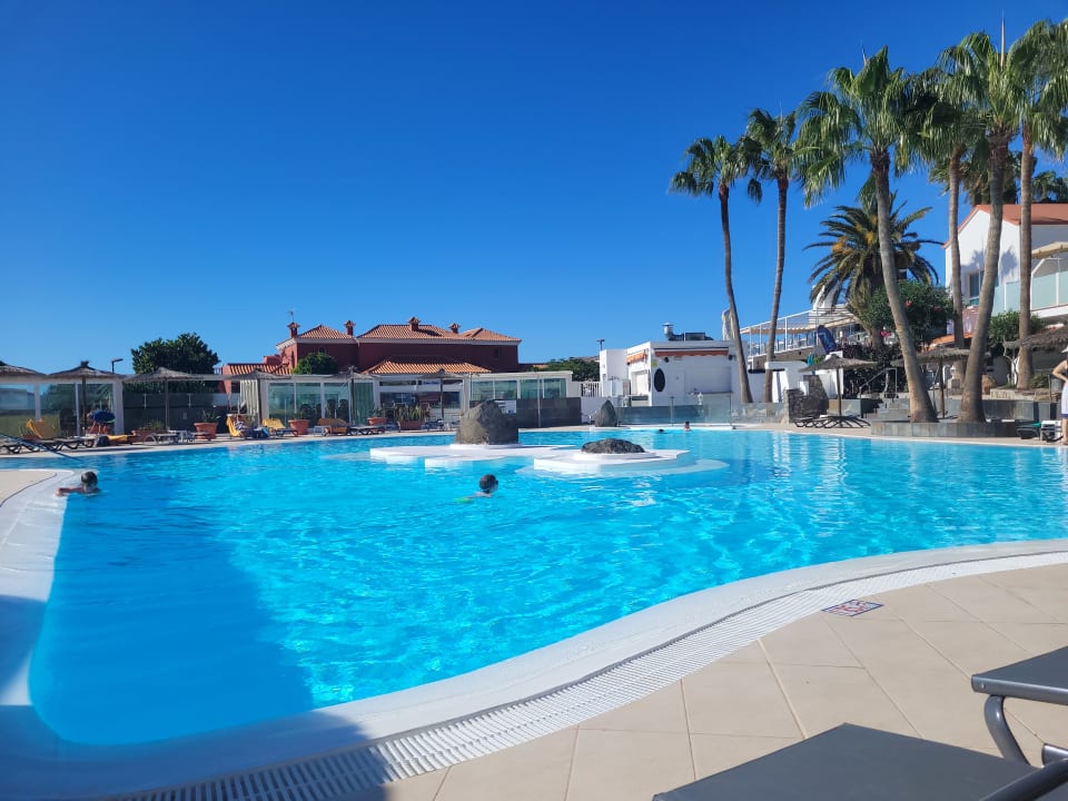 Pool Bahia Calma Beach
