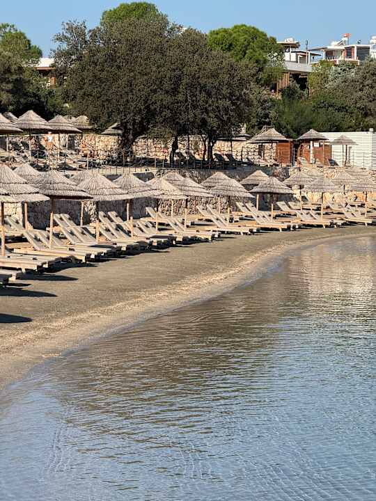 Strand Anda Barut Collection