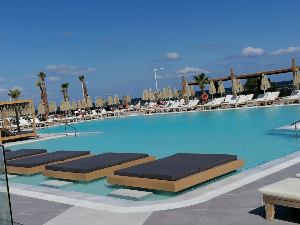 Pool Hotel Aphrodite Beach Club