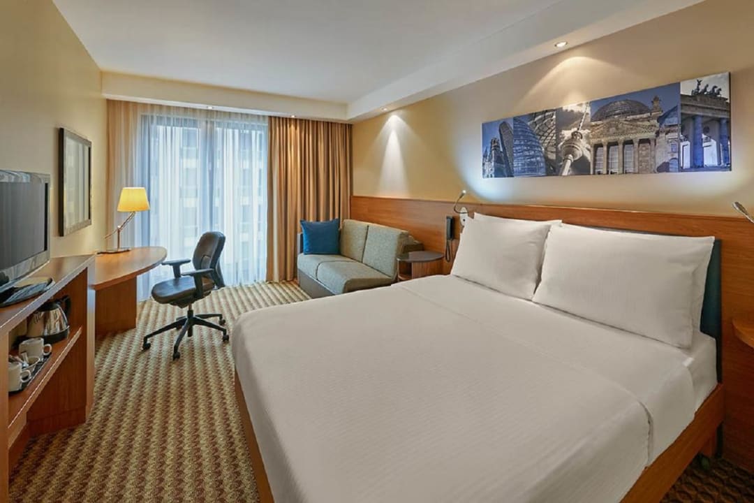 Zimmer Hampton by Hilton Berlin City West