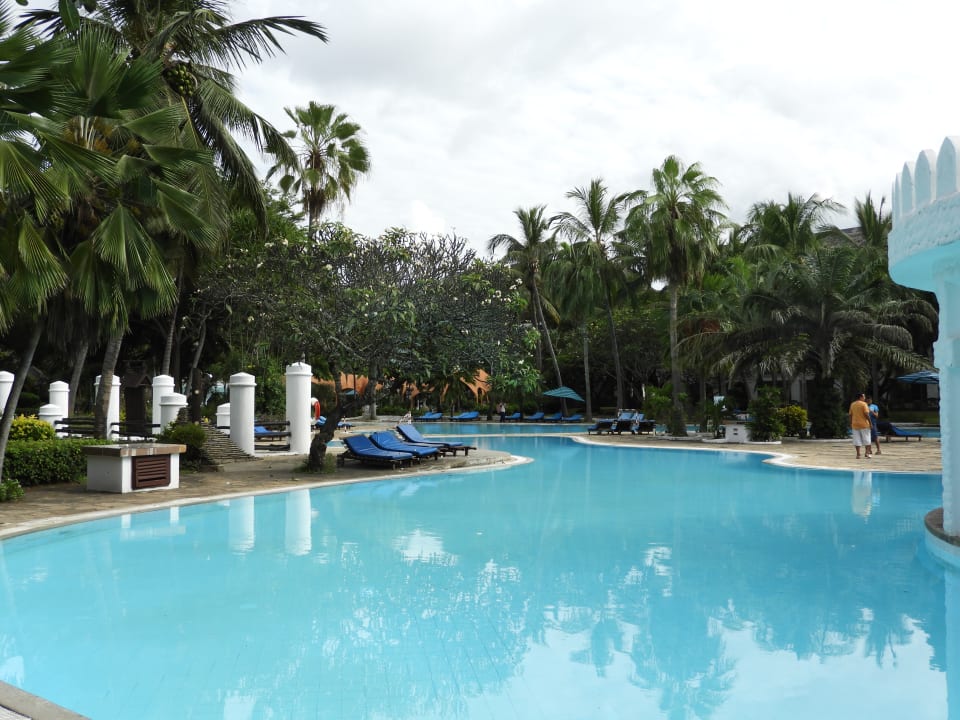 Pool Hotel Southern Palms Beach Resort