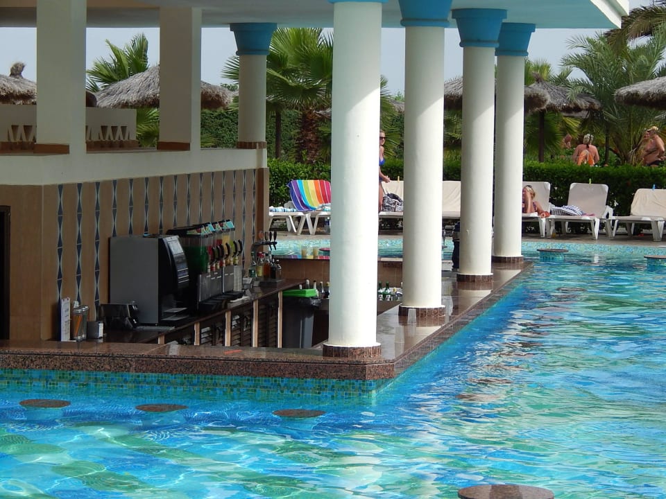 Poolbar Hotel Riu Karamboa
