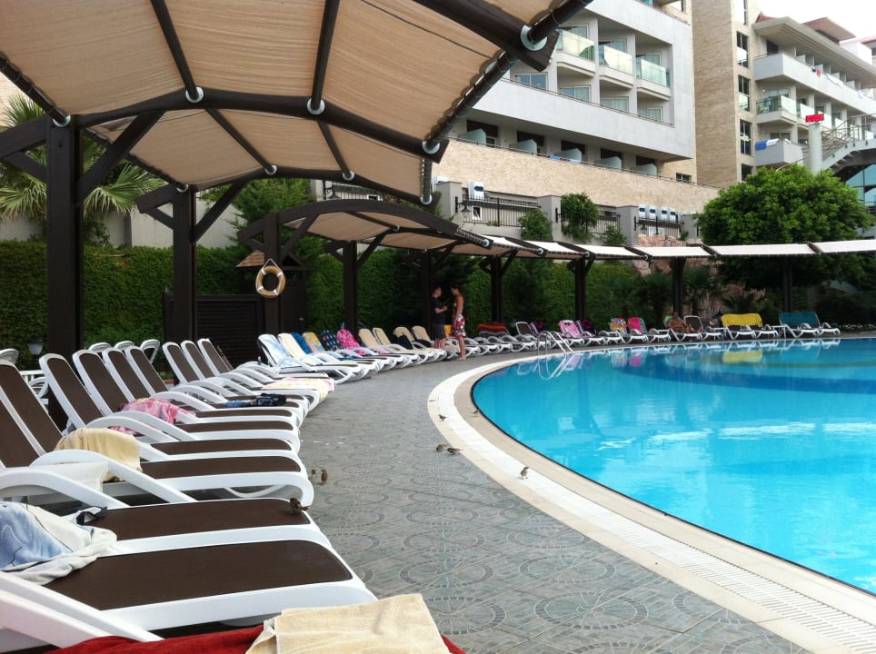 Bald Olympisch? Liegen reservieren!  Aydinbey Kings Palace & Spa