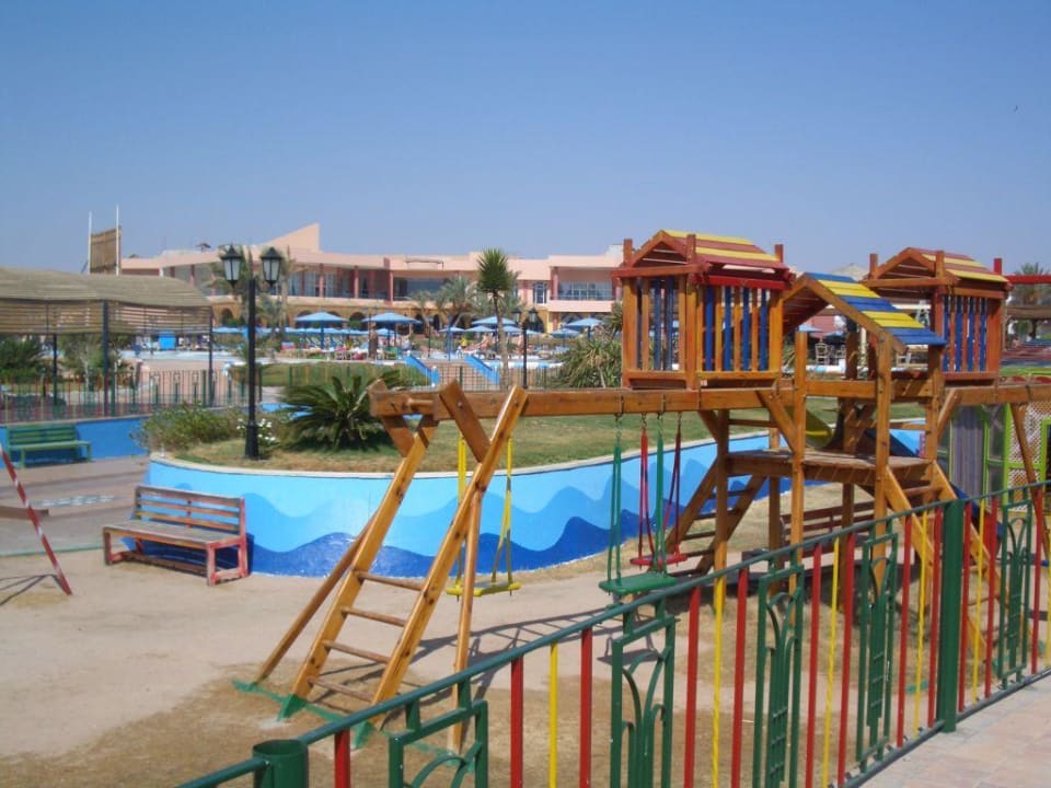 der riesige kinderspielplatz Pickalbatros Royal Moderna Resort-Sharm El Sheikh