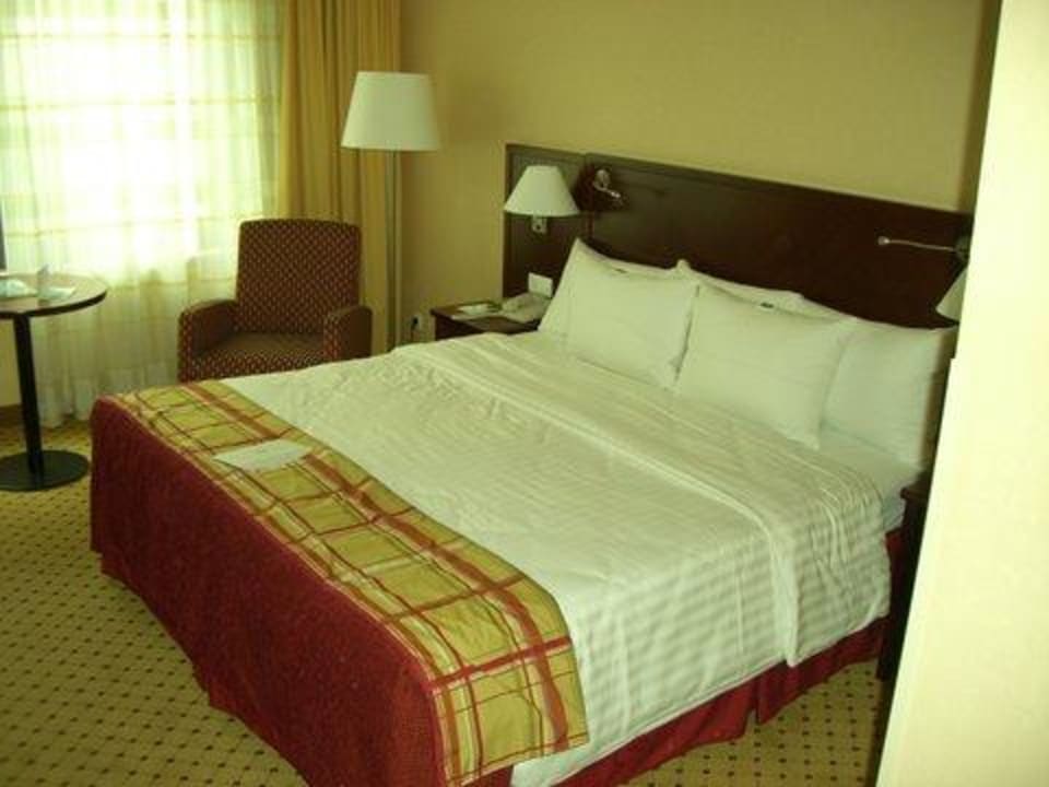 Zimmer mit Kingsize Bett Courtyard by Marriott Munich City Center
