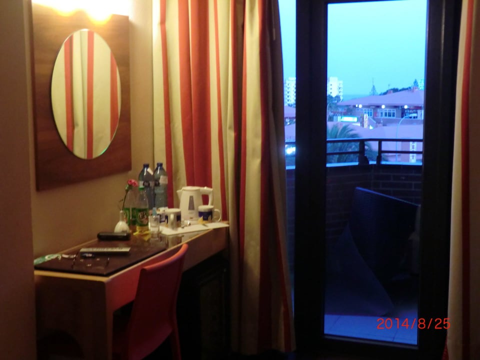 Doppelzimmer Blick zum Balkon MUR Hotel Neptuno Gran Canaria