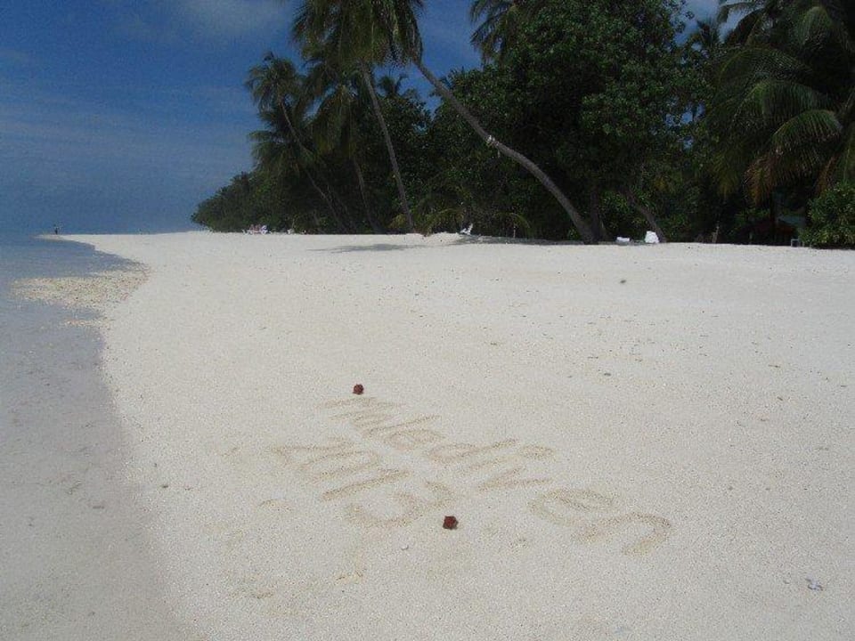 Toller weisser Sandstrand Meeru Maldives Resort Island