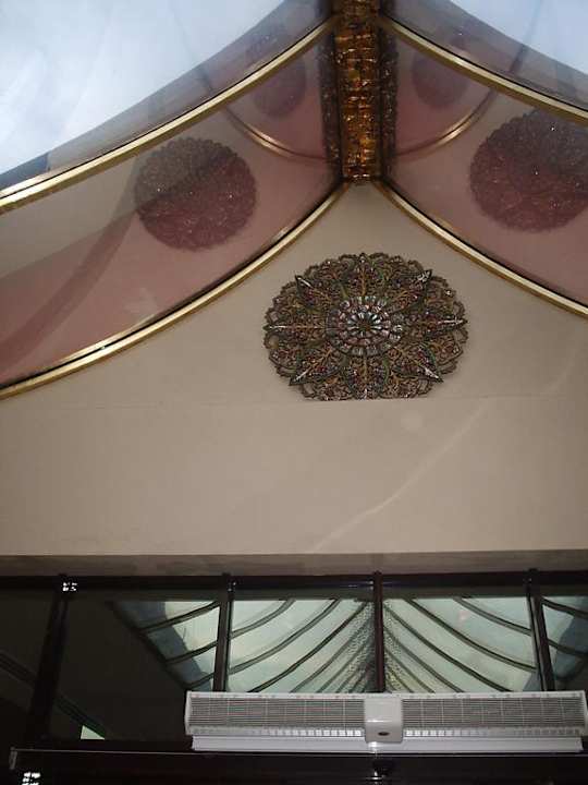 Glazendak en sierraam. Siam Elegance Hotels & Spa