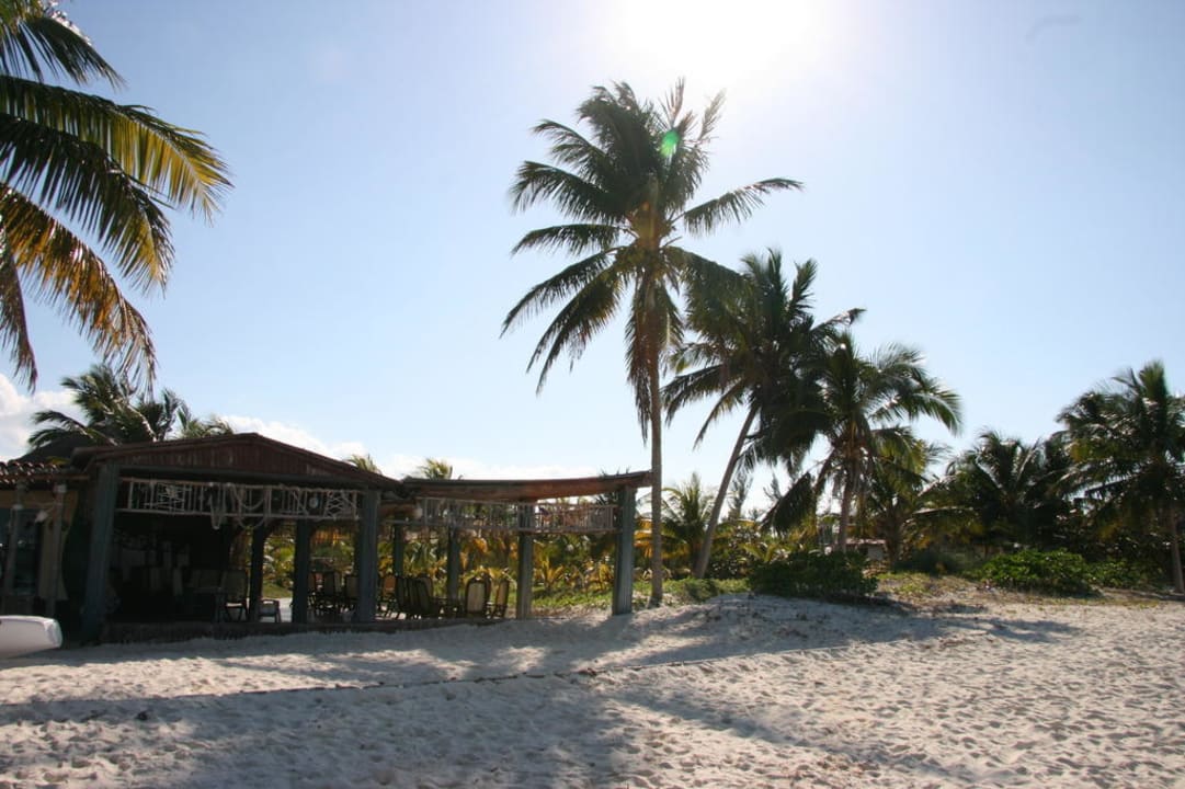 Die Bar vom Strand aus Cayo Levisa