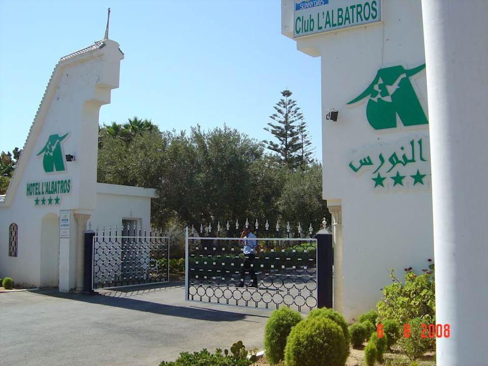 Toreinfahrt zum Hotel Hotel Sunnydays L'Albatros/Albatros