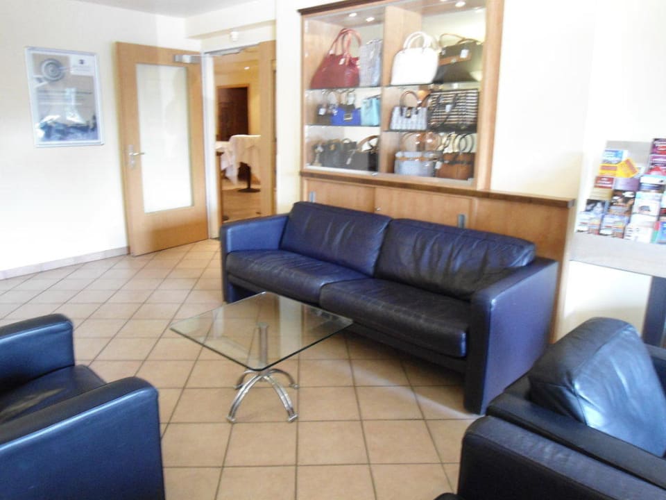 Lobby Good Morning + Berlin City East