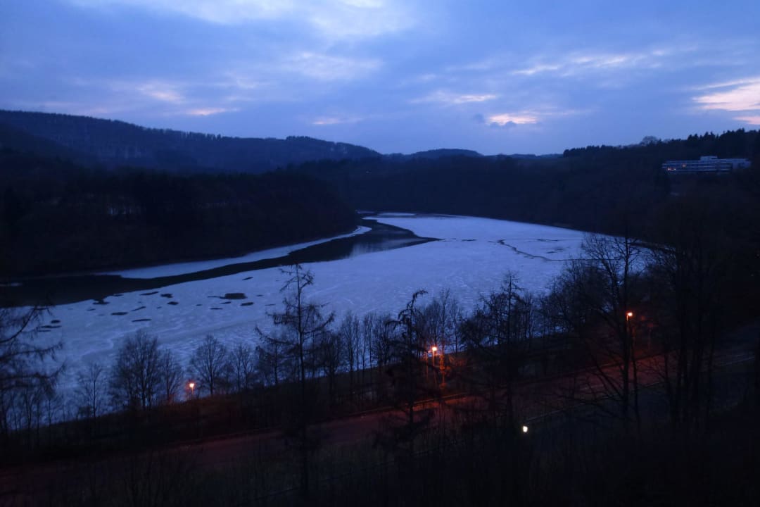 Ausblick Zimmer 10 im Winter Waldhotel Seeblick