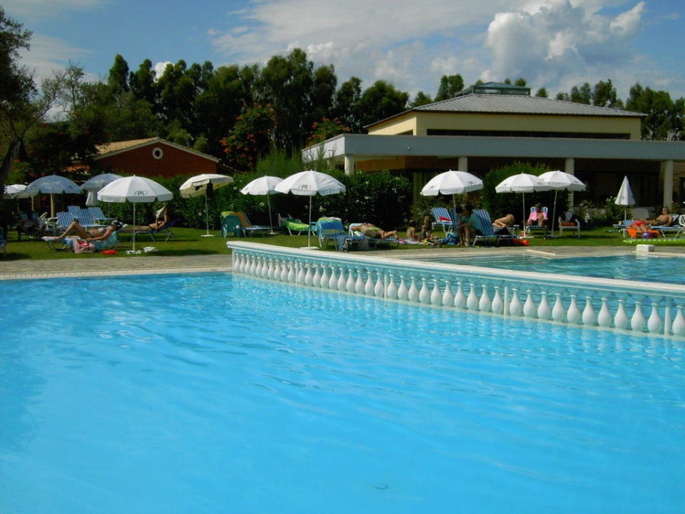 Pool am Hauptrestaurant Sentido Apollo Palace