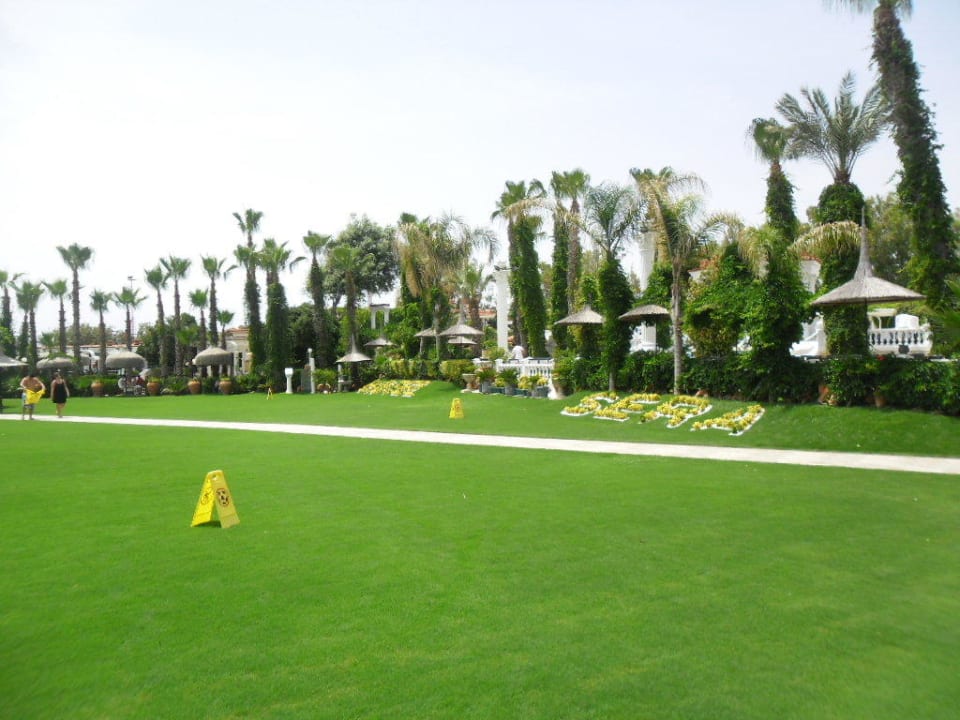 Top gepflegte Außenanlagen Hotel Club Sera