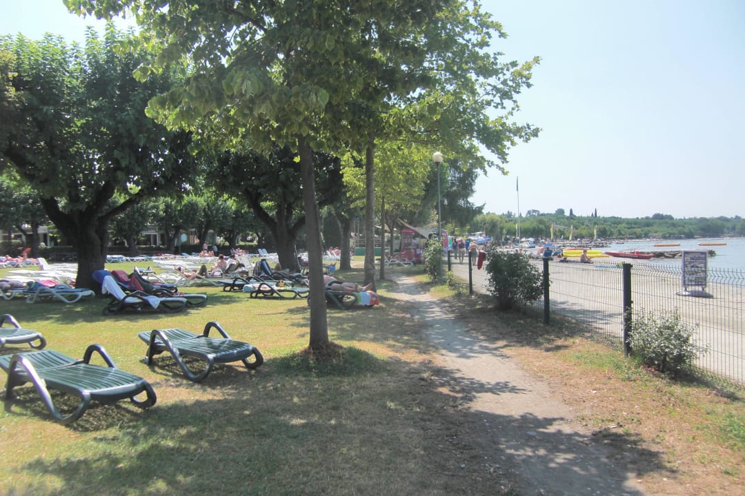 Liegewiese auf dem Campingplatz Hotel Le Mura