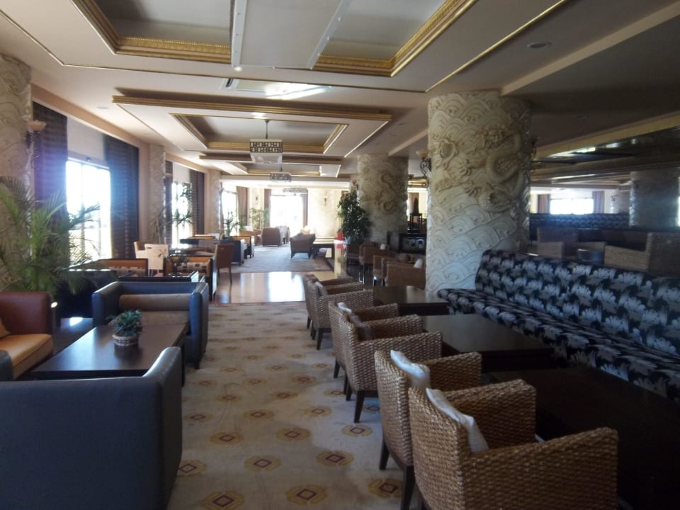 Der große Bar Bereich Hotel Royal Dragon
