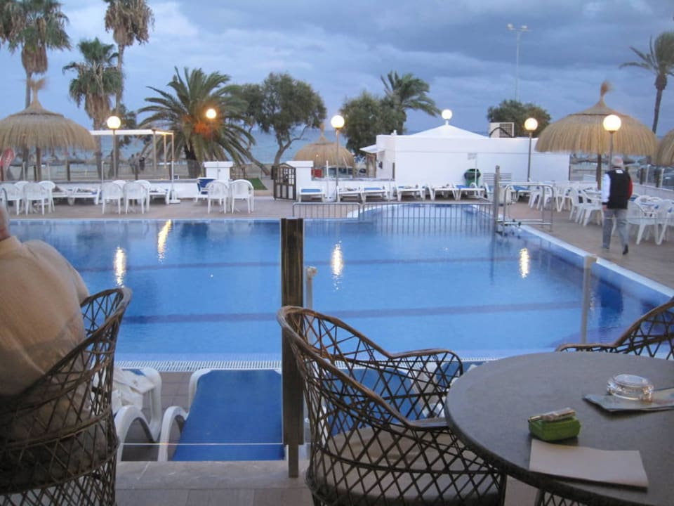 Pool R2 Veronica Beach Hotel