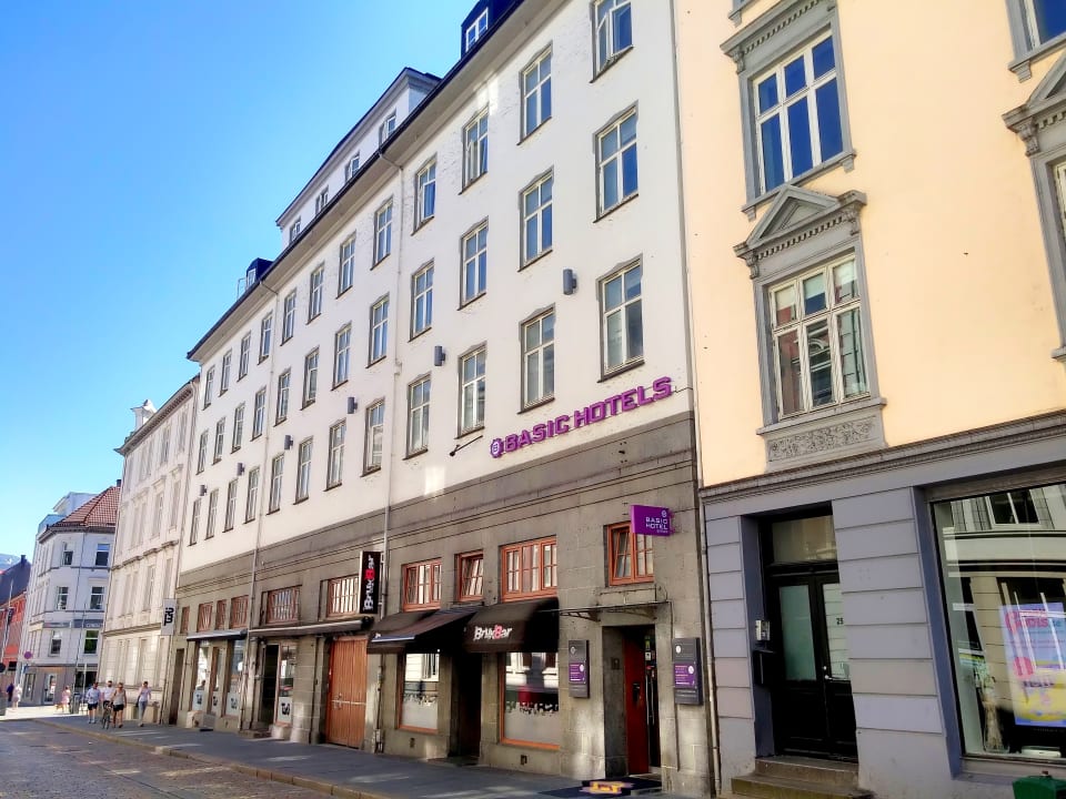 Außenansicht Hotel Basic Bergen