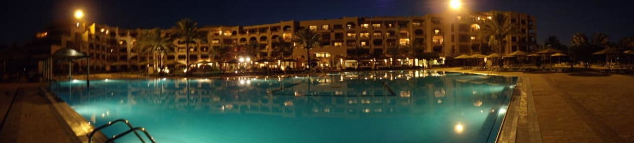 Ranorama zur Rückseite des Hotels Continental Hotel Hurghada