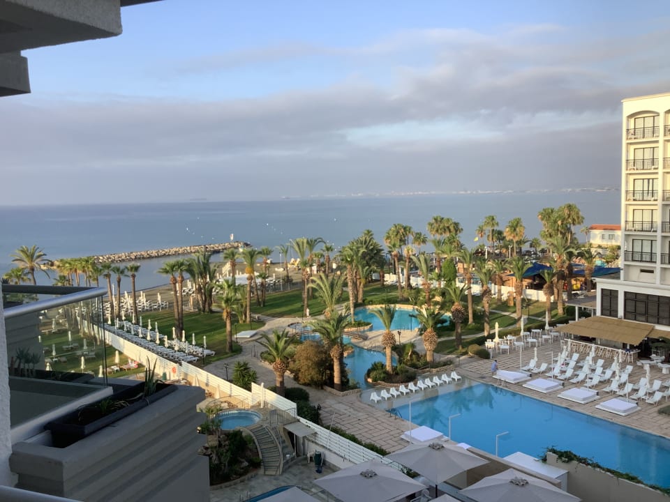 Ausblick The Golden Bay Beach Hotel