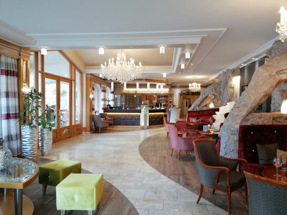 Lobby Hotel Bergknappenhof