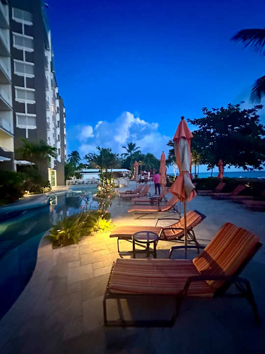 Pool O2 Beach Club & Spa