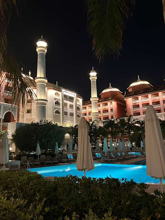 Außenansicht Royal Taj Mahal Hotel