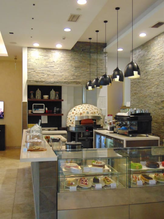 Gastro Crowne Plaza Nairobi Airport