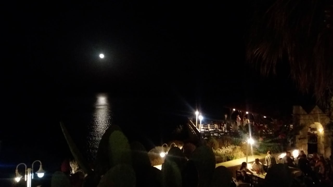 Abendessen bei Vollmond Hotel Kalithea Horizon Royal