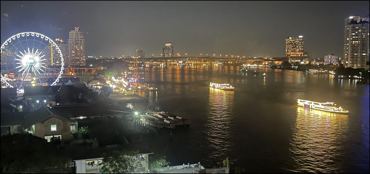 Ausblick Ramada Plaza by Wyndham Bangkok Menam Riverside
